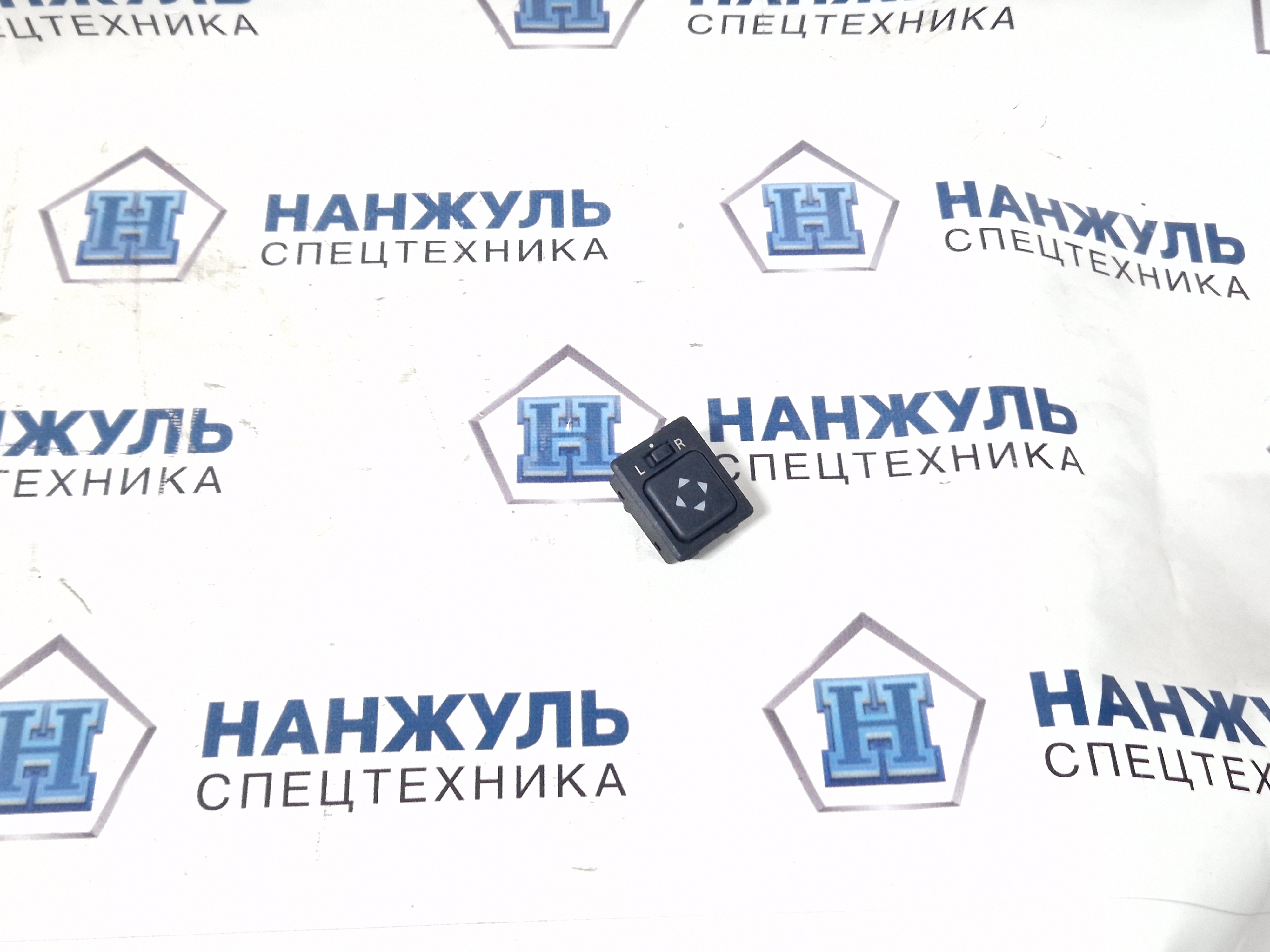 Кнопка регулировки зеркал XZNXG37XZ300-82100 XCT25 (CN)