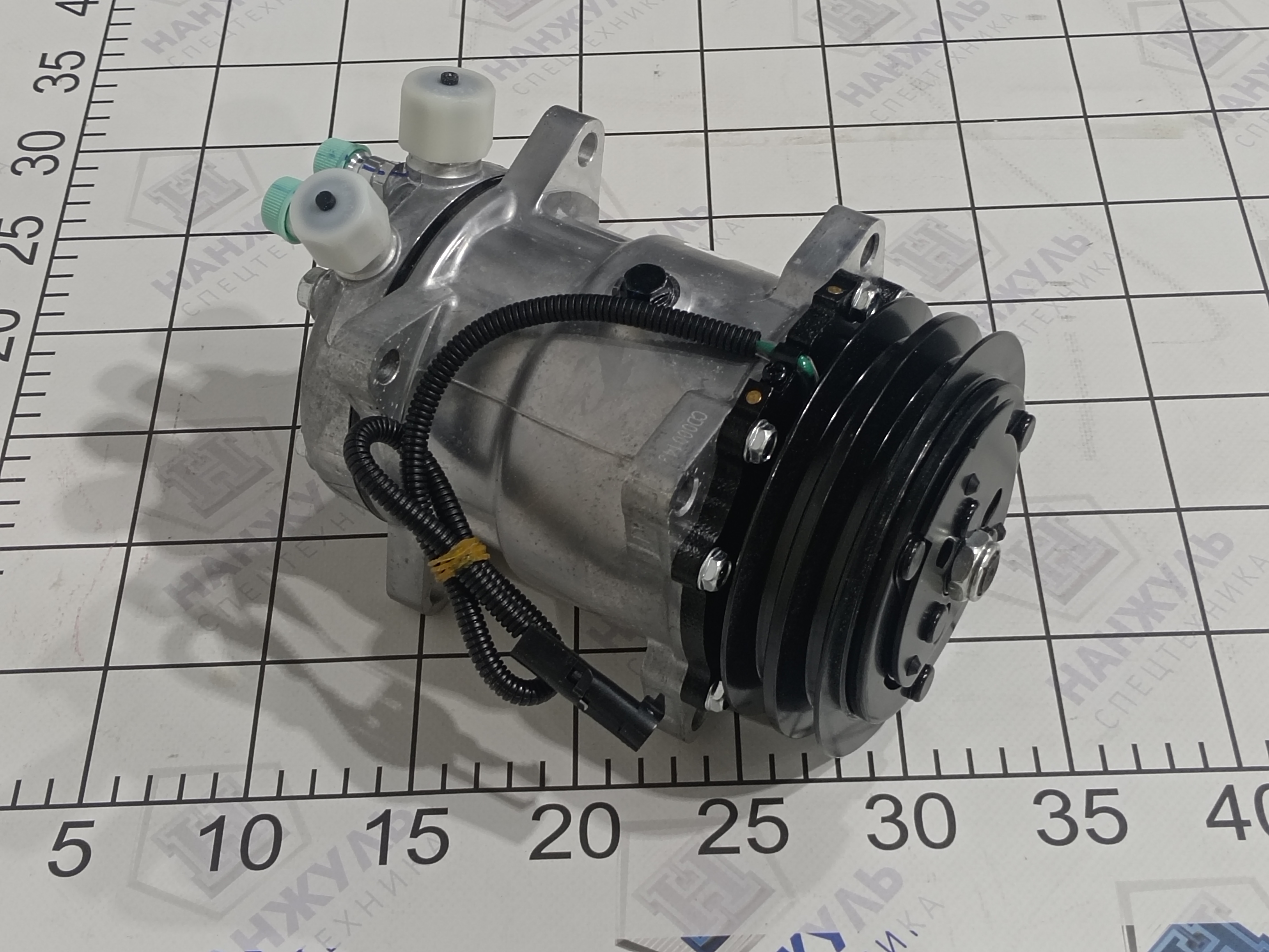 Компрессор кондиционера XS143J