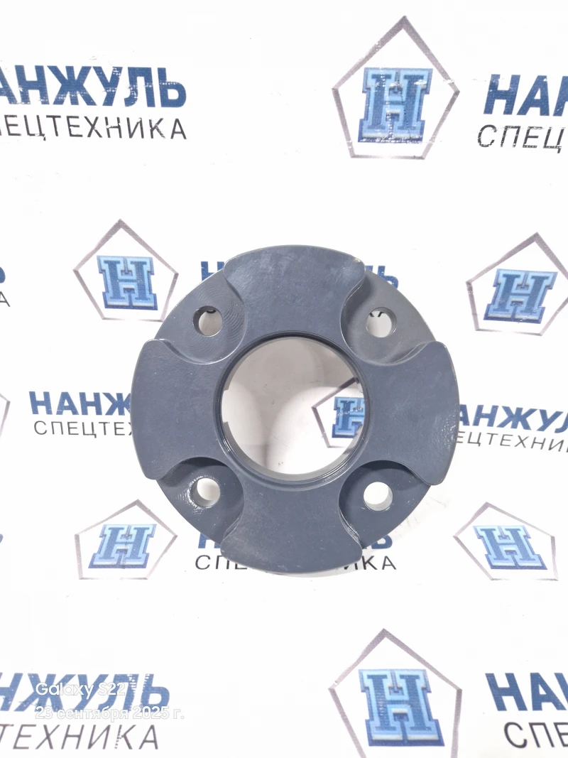 Плита зажимная пальца трапеции ковша XE370СА