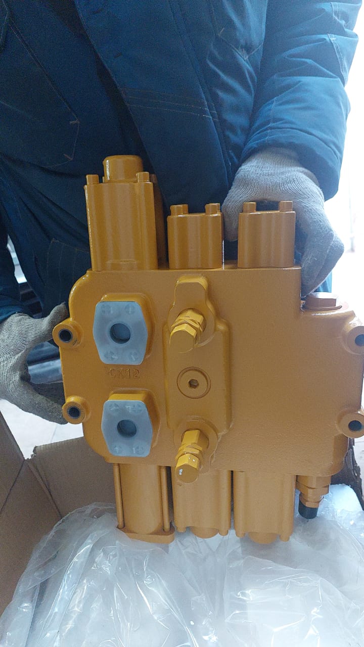 Распределительный клапан 3-х секционный YGDF25III-00D(17.5MPa) 330RU