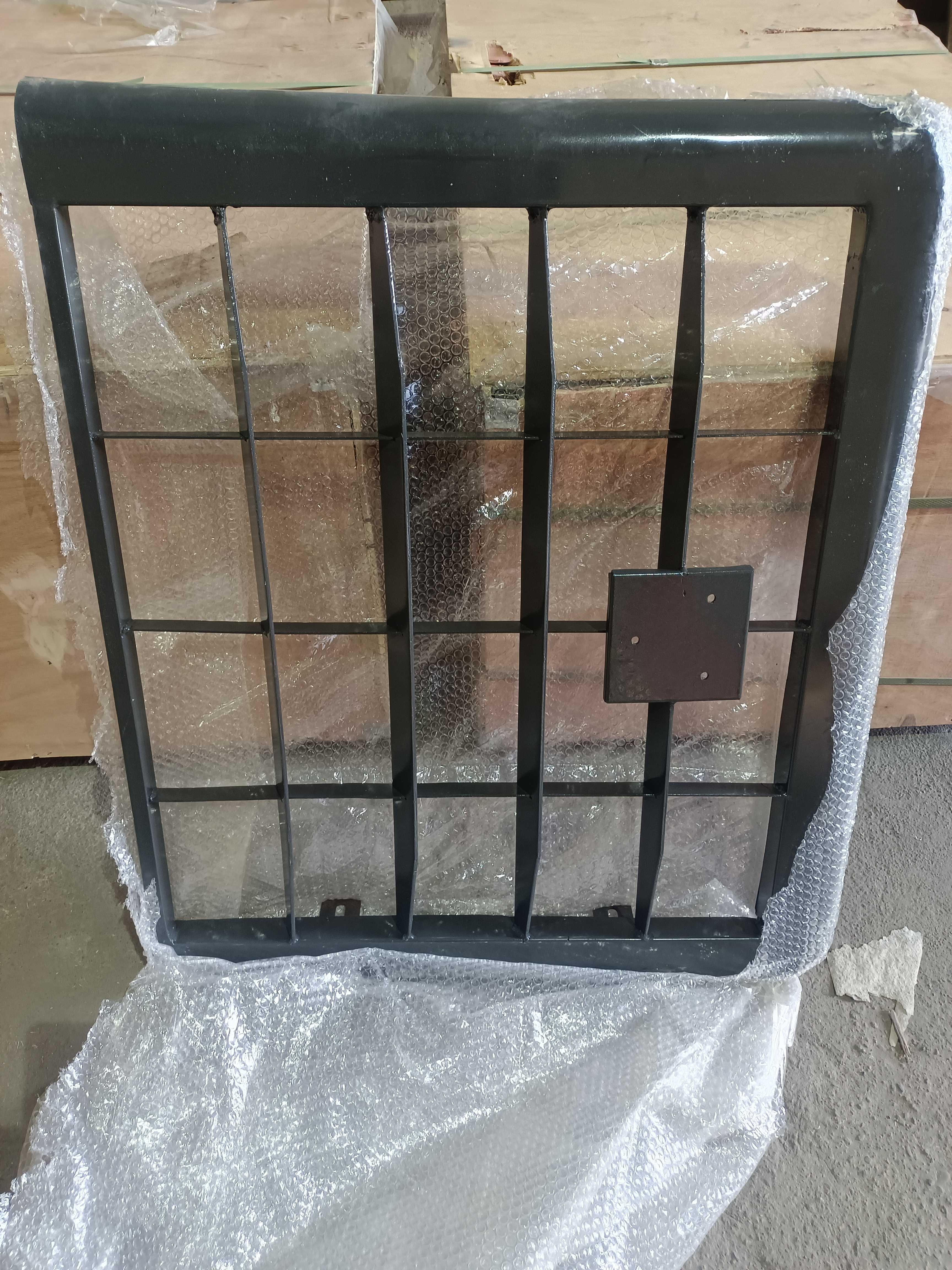 Решетка радиатора (старого образца) LW300F