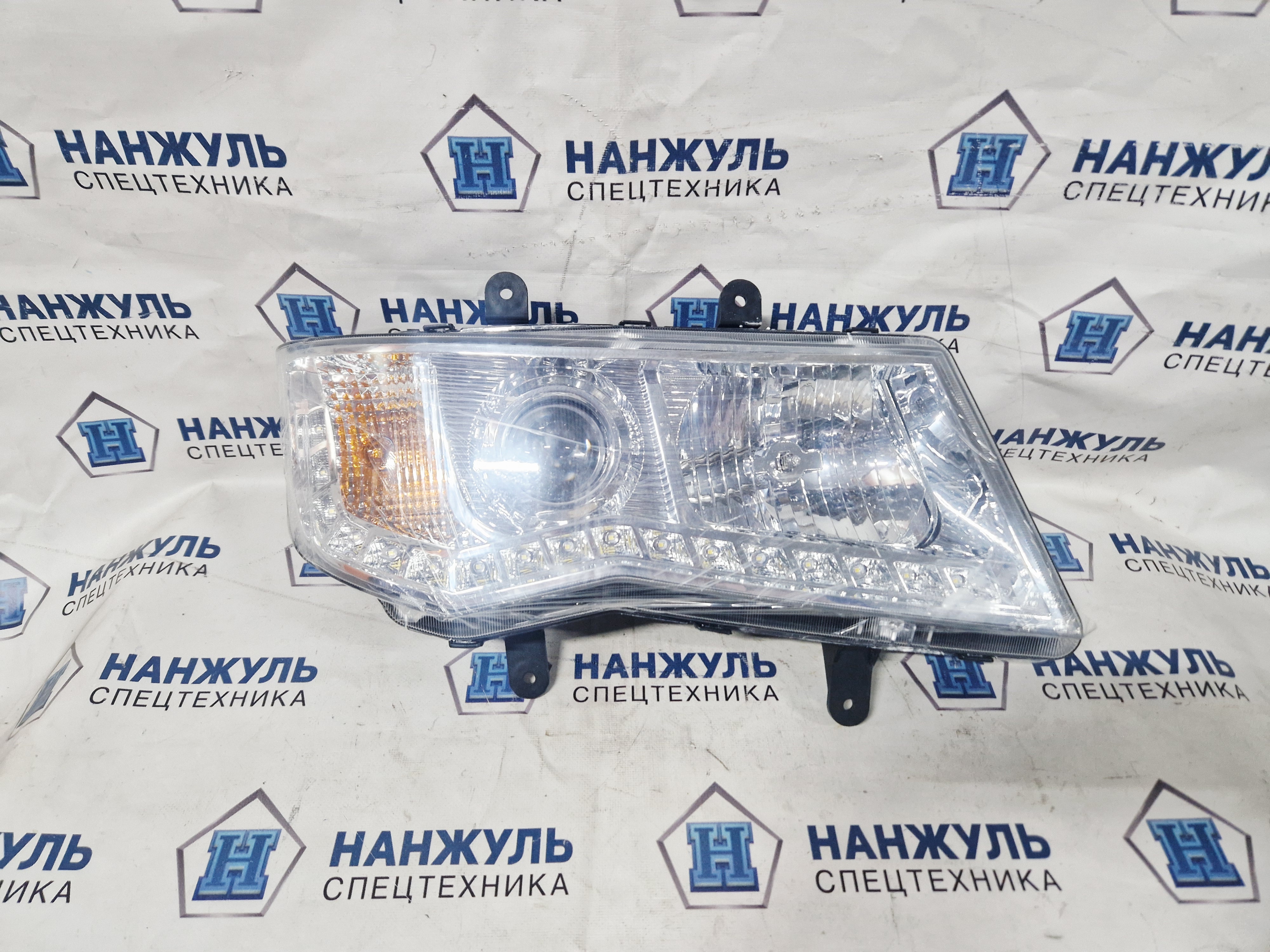 Фара передняя правая XCT30_S, XCA100_S, XCA100_S, XCT25