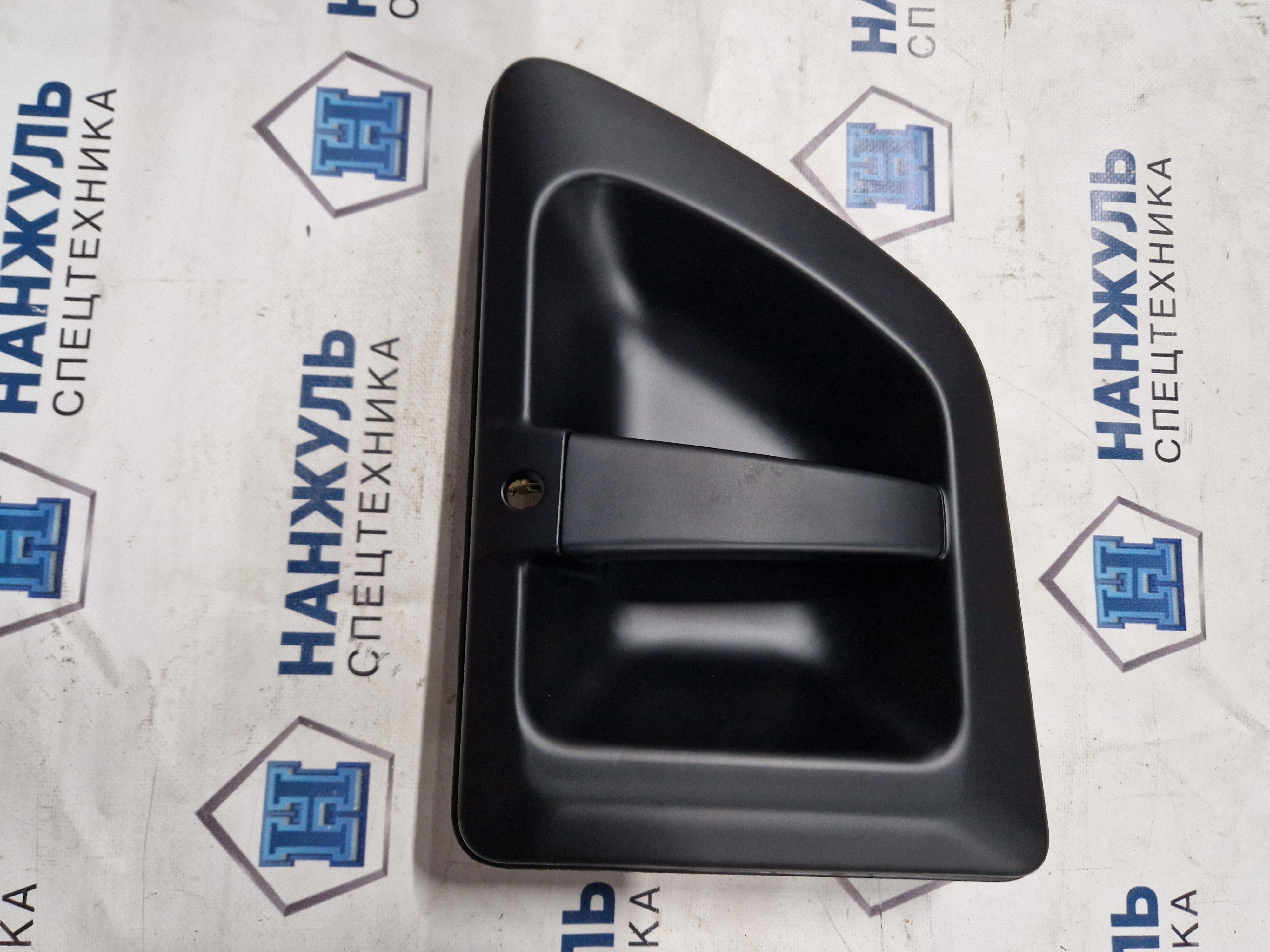 Ручка (наружняя) левой двери XCT25, XCT30