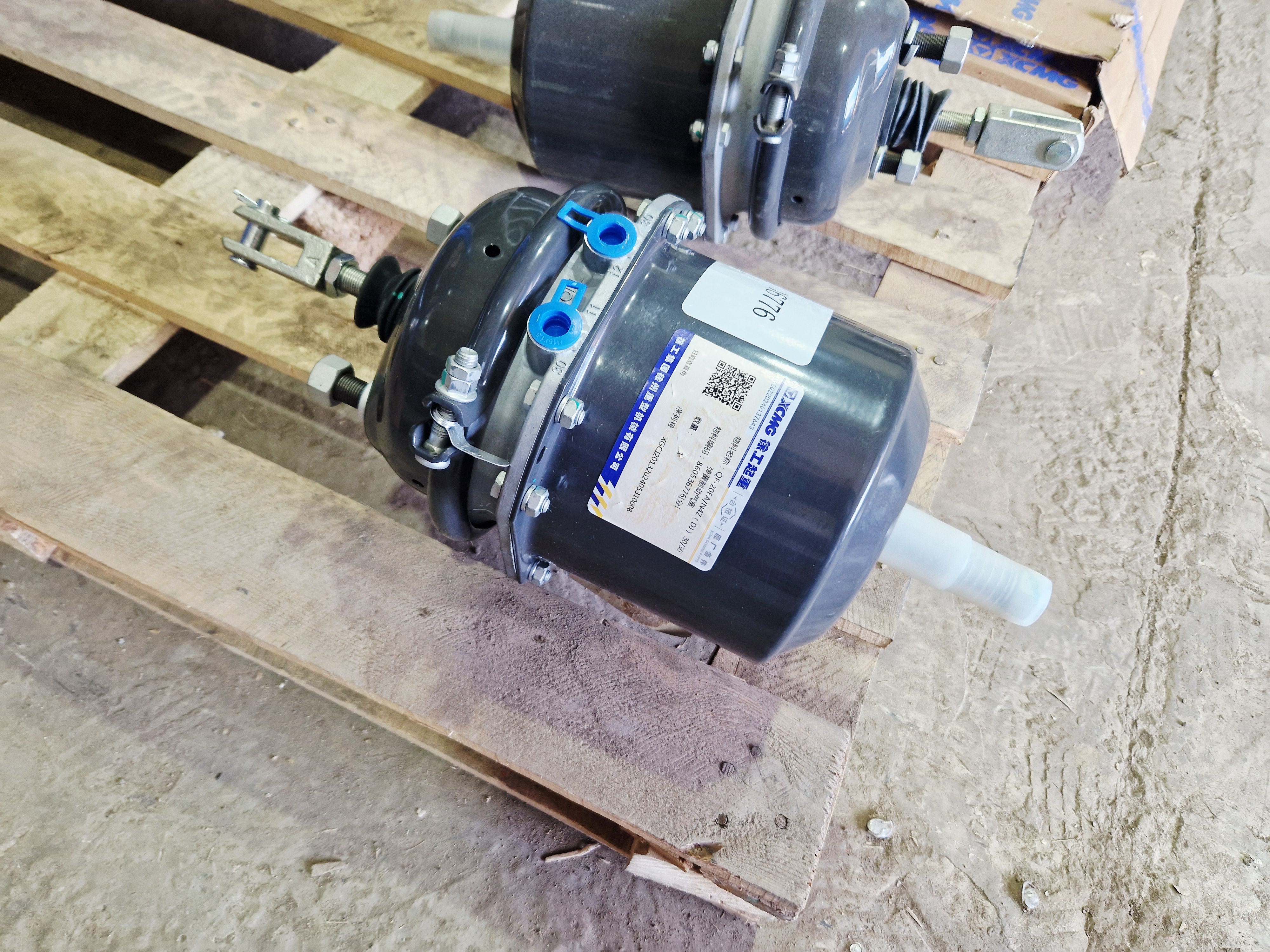 Тормозная камера (левая) второй и третьей оси XCT25L5_SR