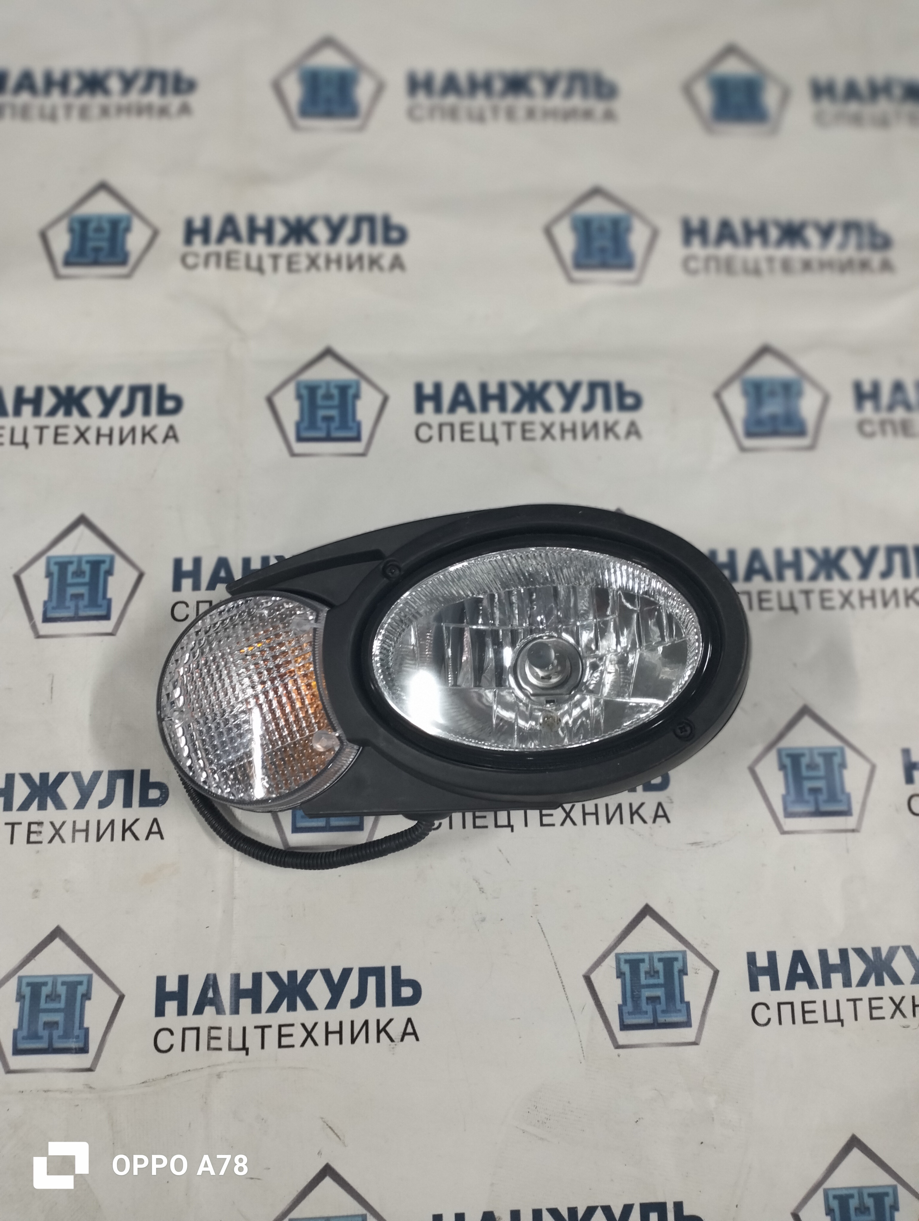 Фара передняя (правая) GR165