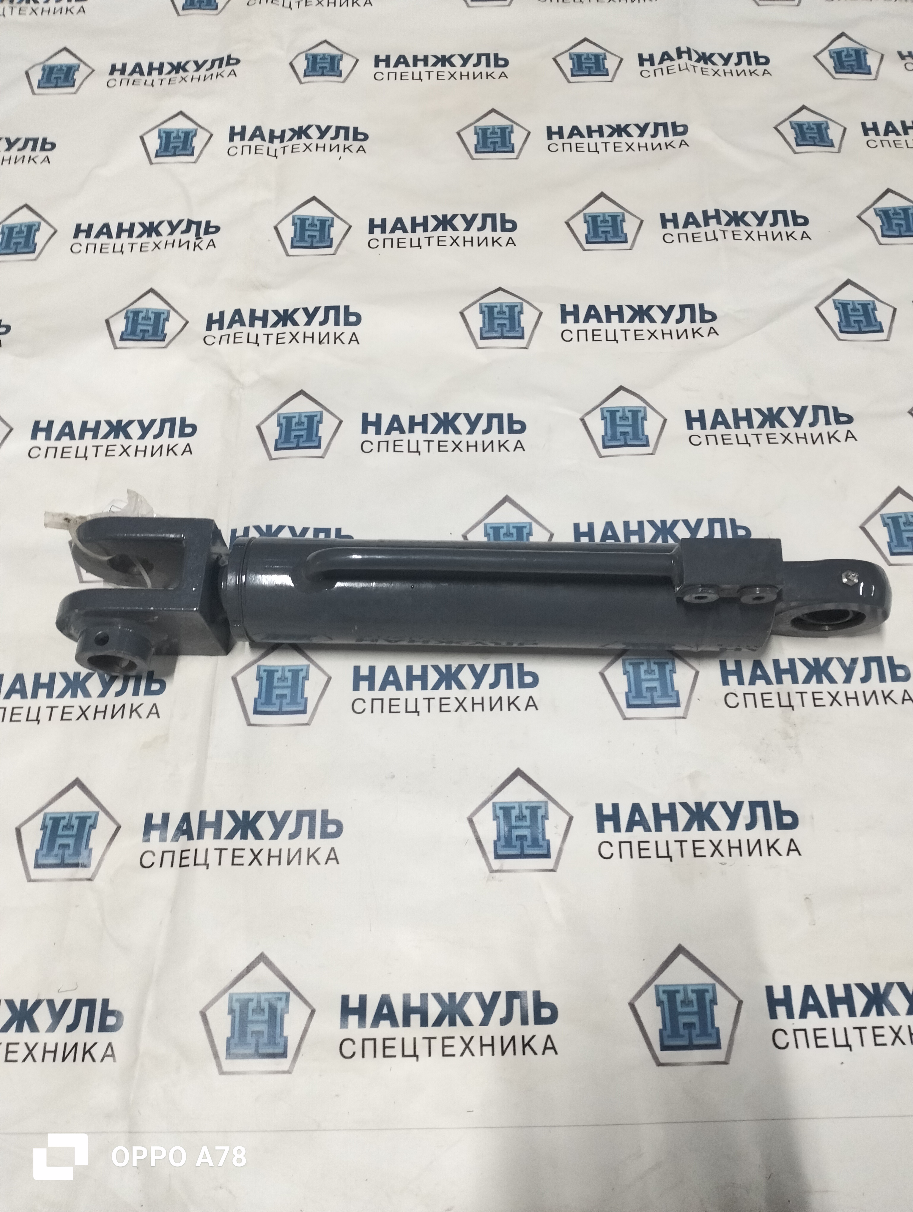 Гидроцилиндр угла наклона правый GR215A