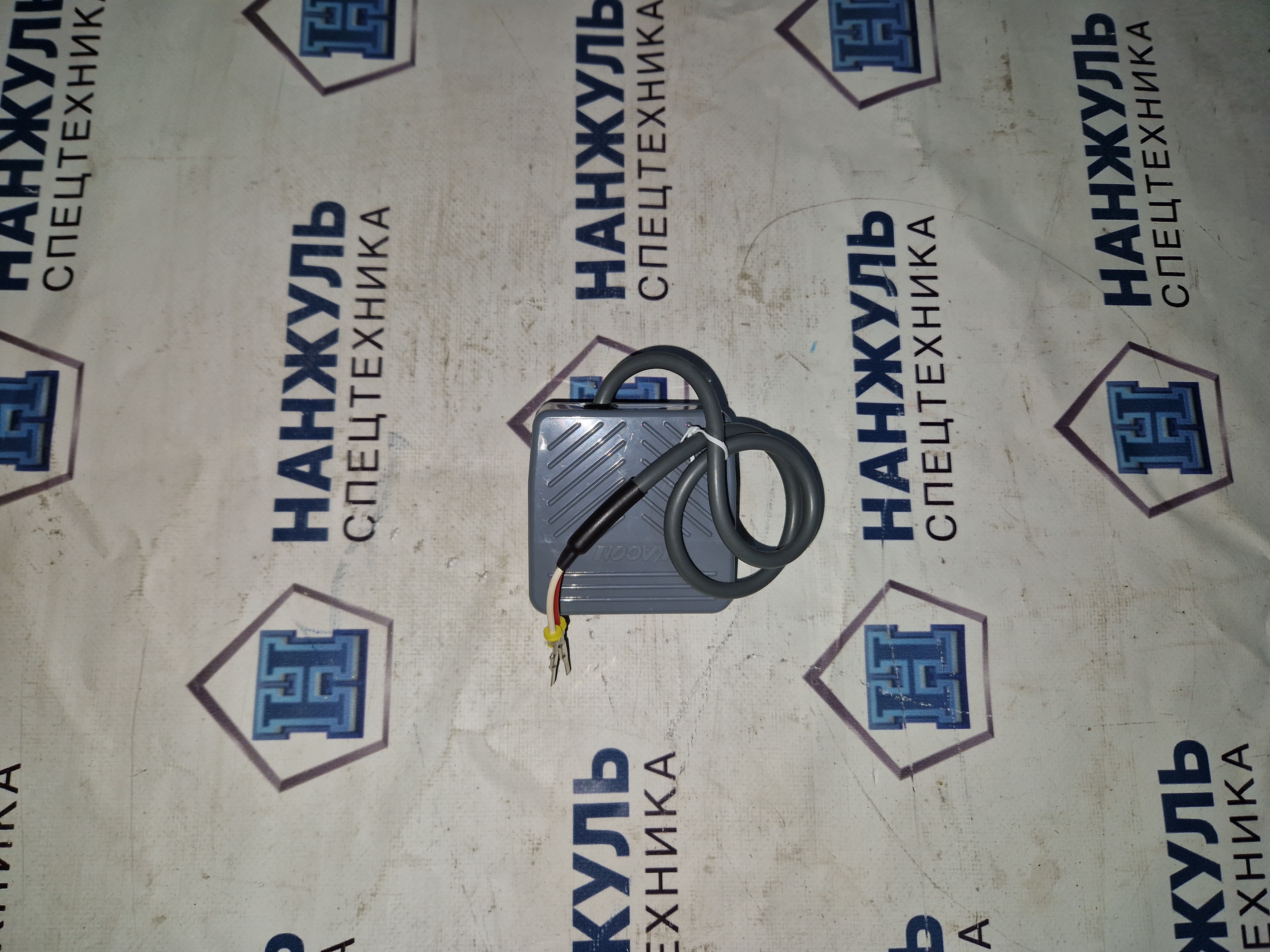 Педаль тормоза XCT100