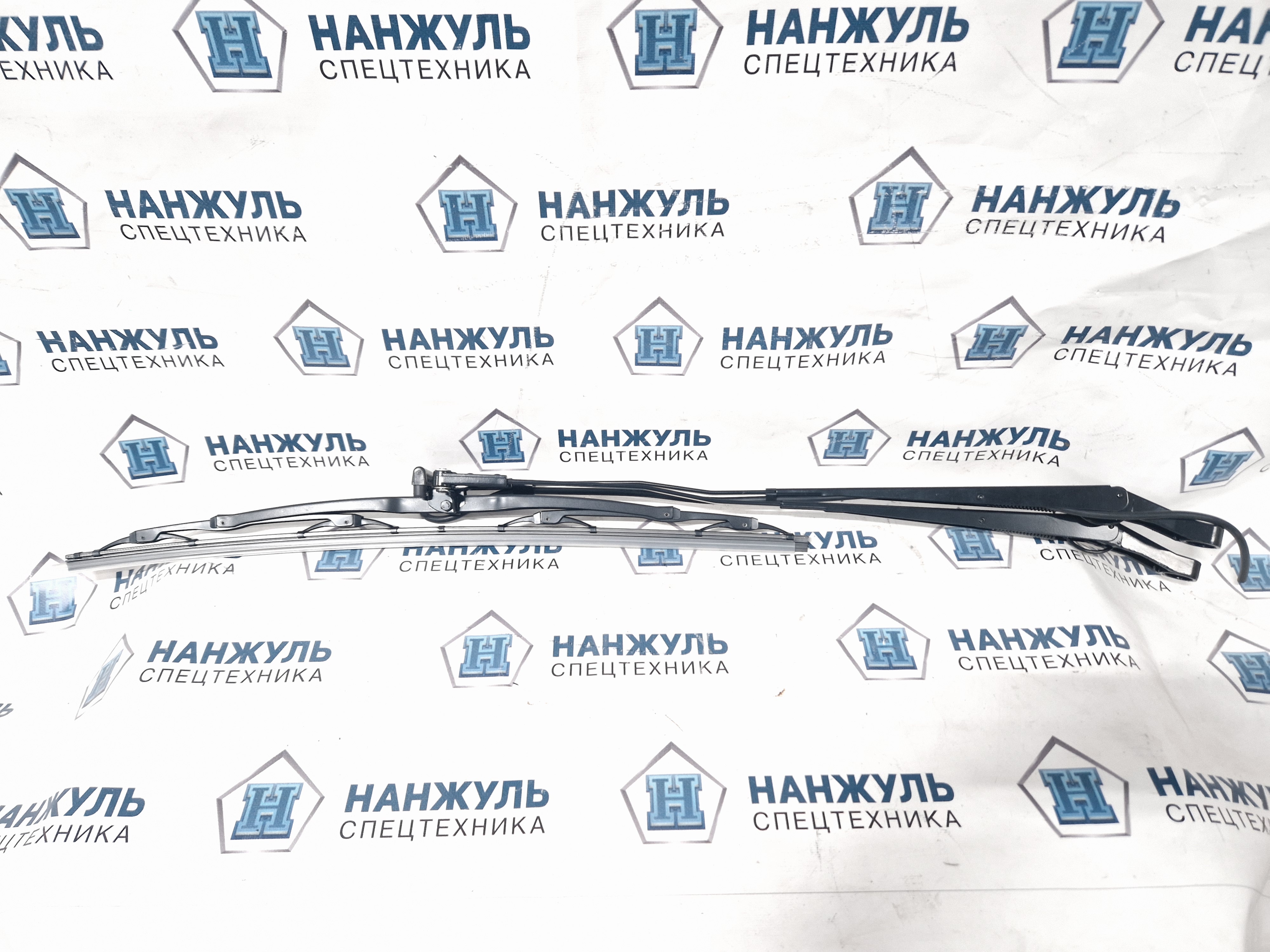 Рычаг верхний стеклоочистителя в сборе XCT25