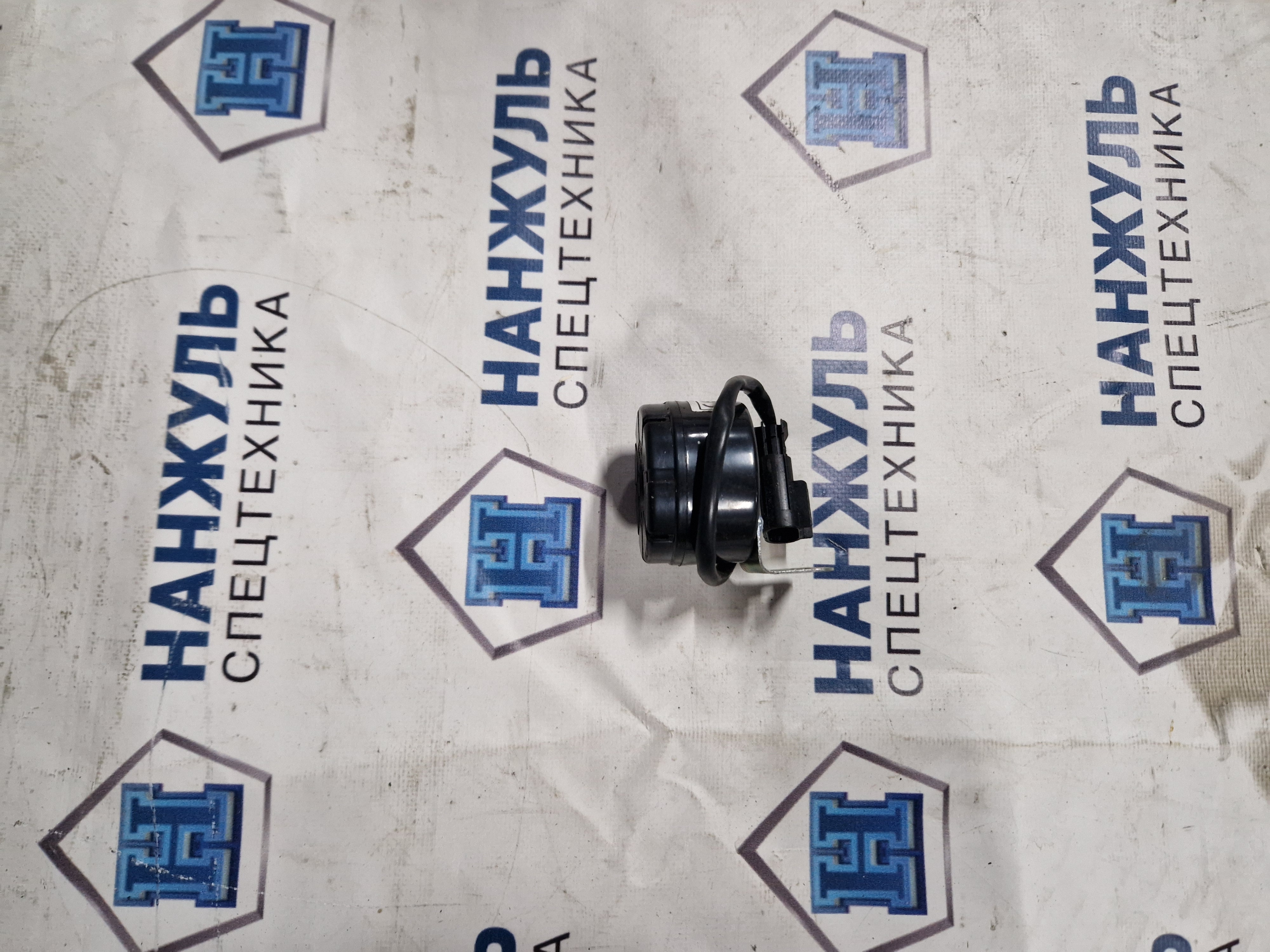 Зуммер заднего хода XCT75