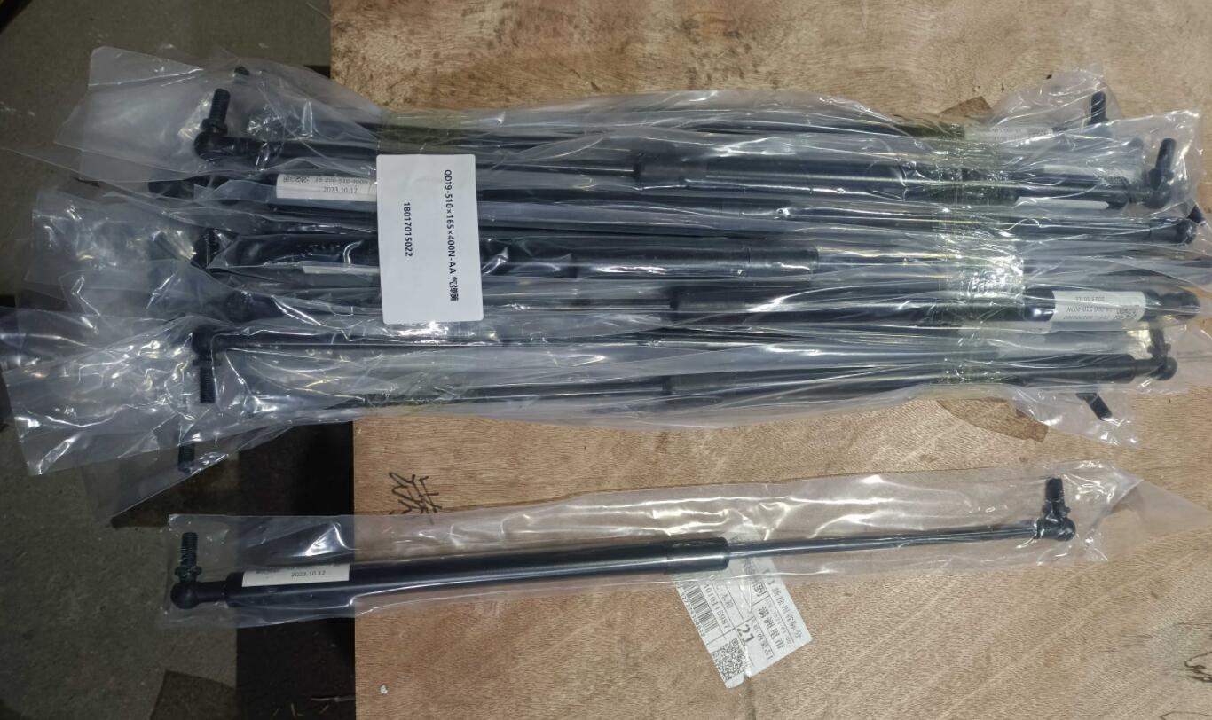 Амортизатор капота (пневматическая пружина) QD19-510*165*400N-AA LW300FN