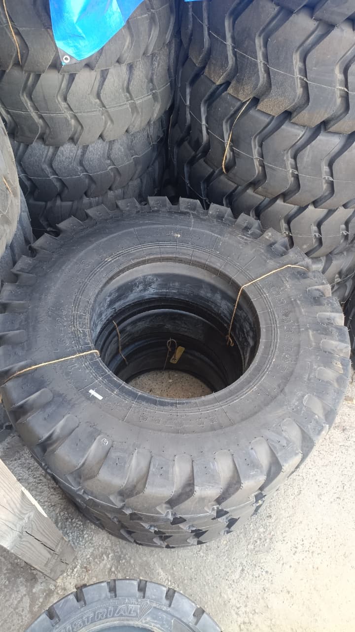 Автошина 17.5-25-12PR с камерой и флиппером ARMOUR LW300FN