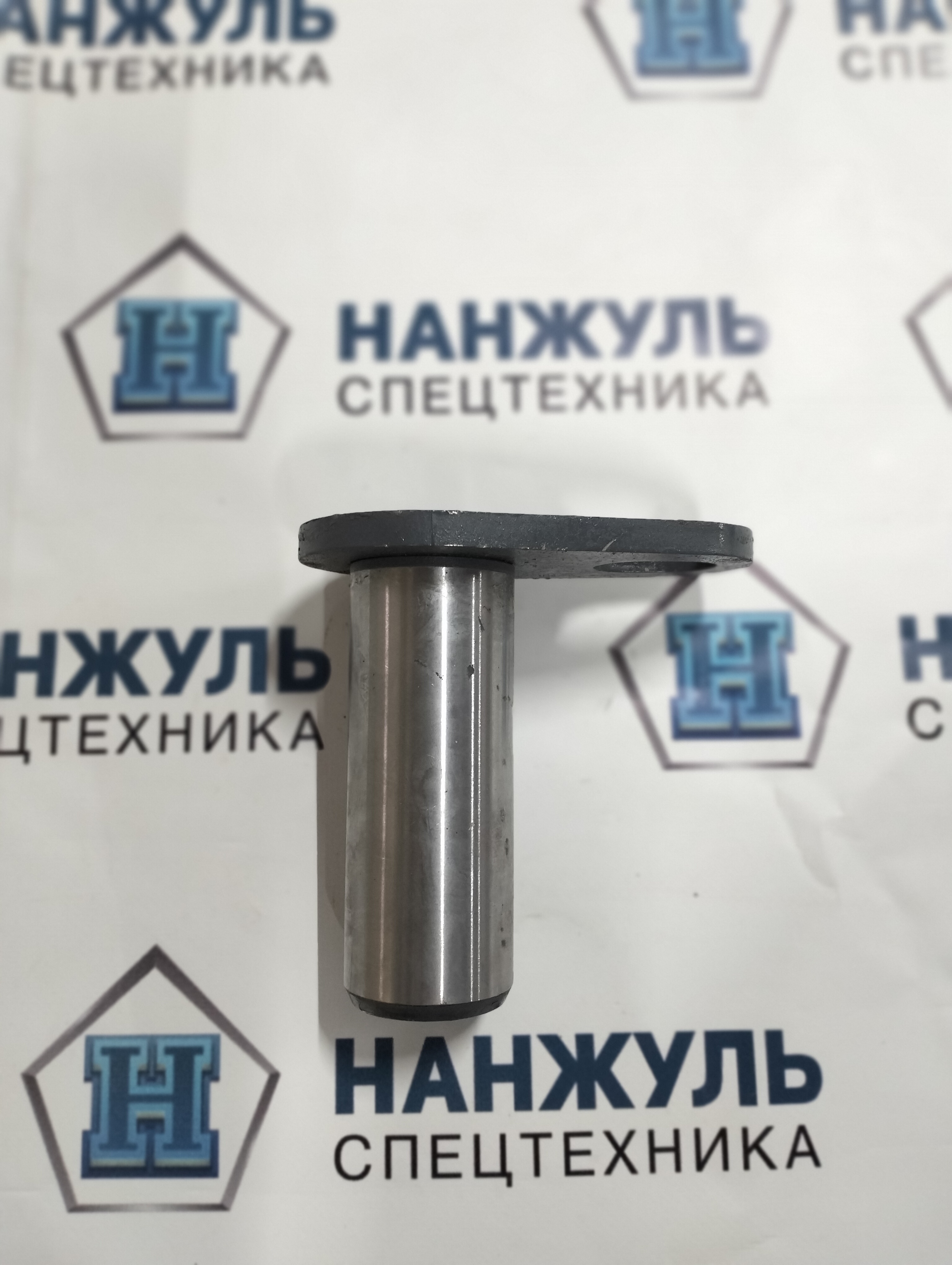 Палец заднего балансира (вспомогательной рамы) (50*143) Z3.8.5 LW300FN