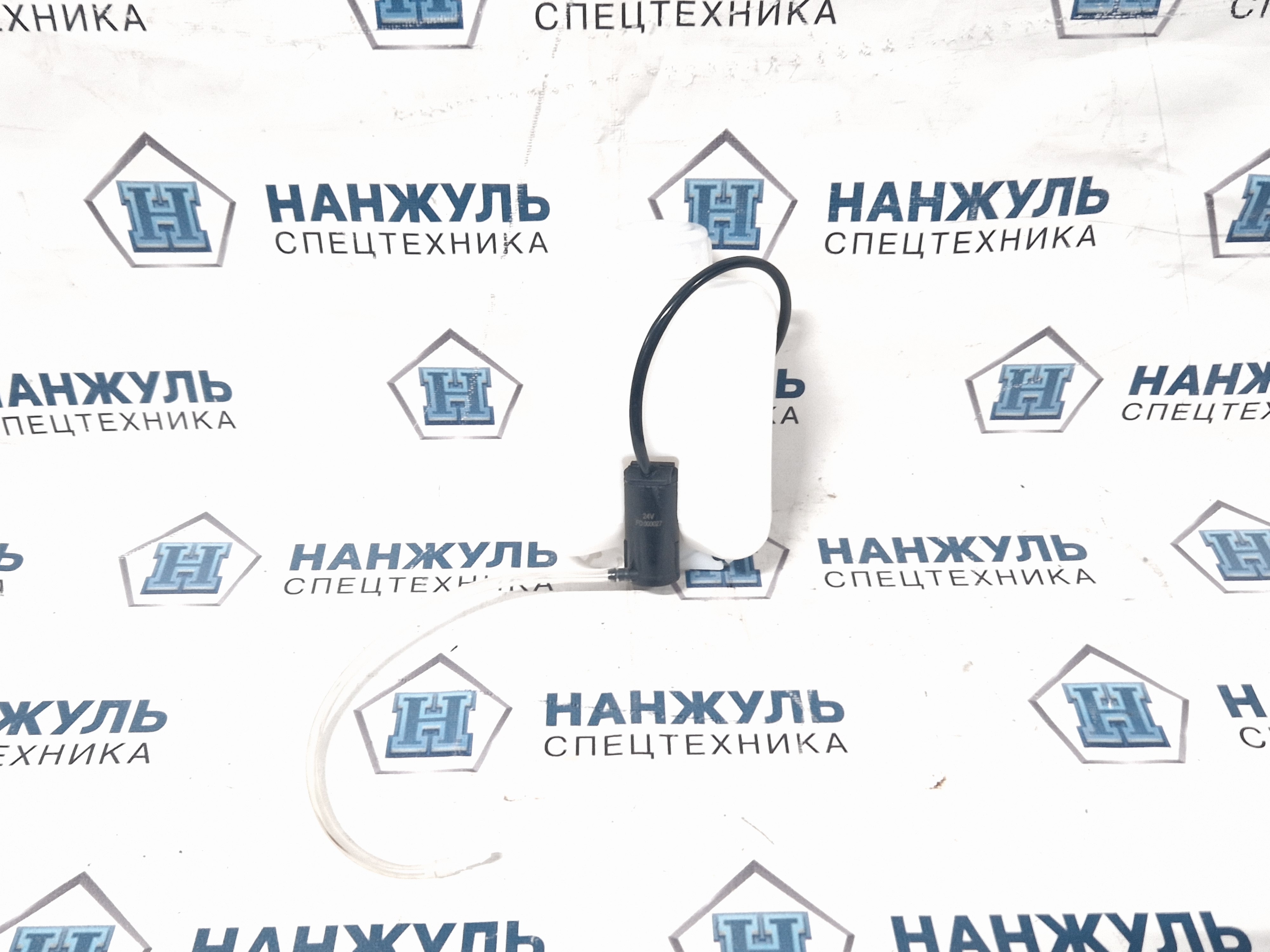 Бачок омывателя кабины оператора XCT25