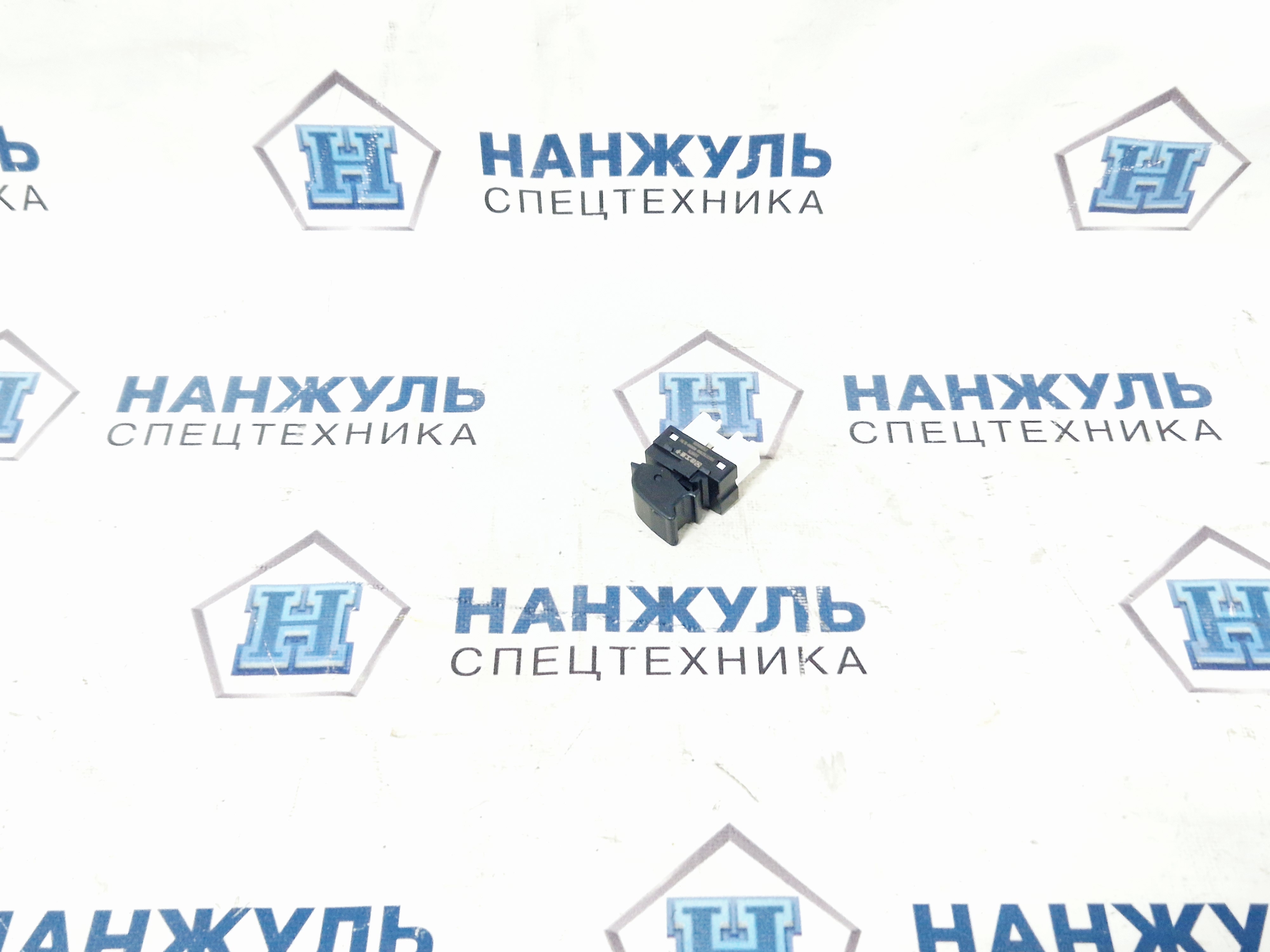 Кнопка стеклоподъемника правой двери XCT25