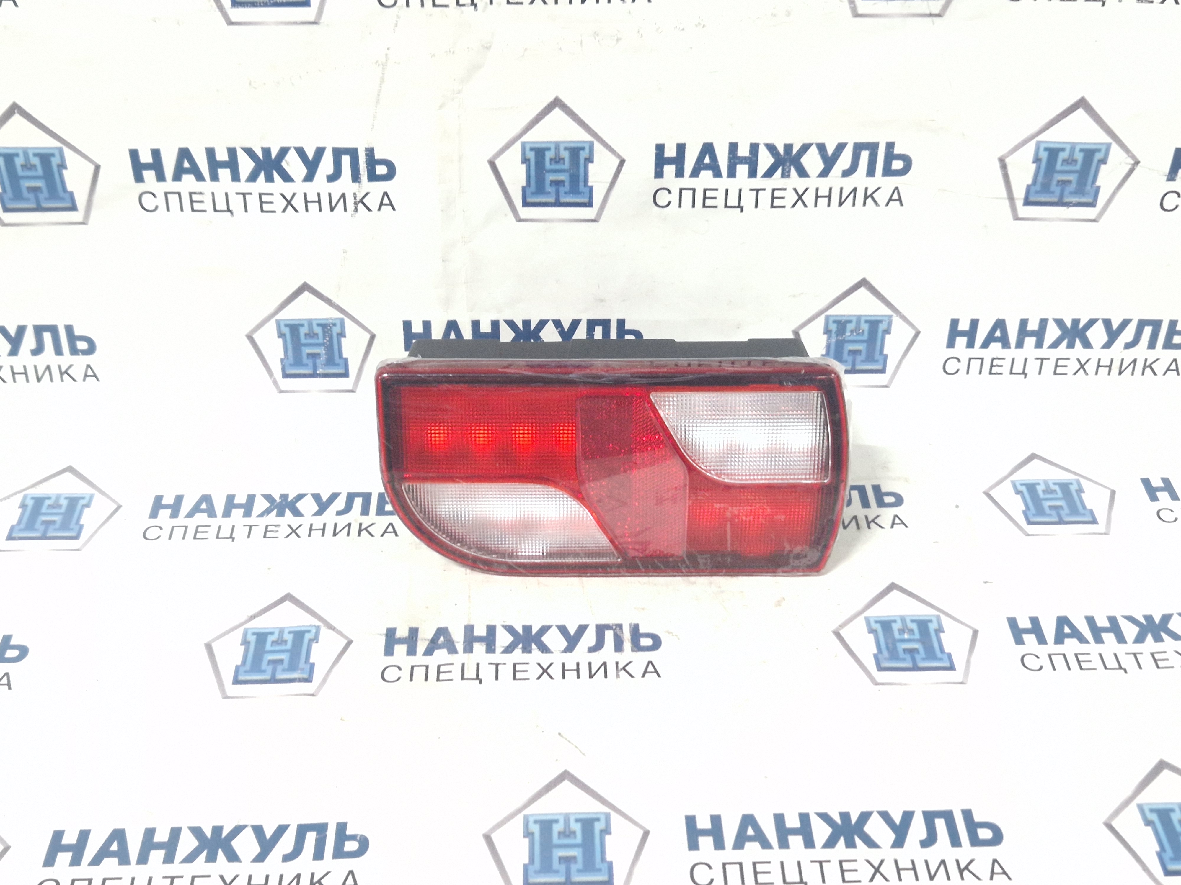 Фара задняя (левая) комбинированная XHL8-52R XE210 (CN)