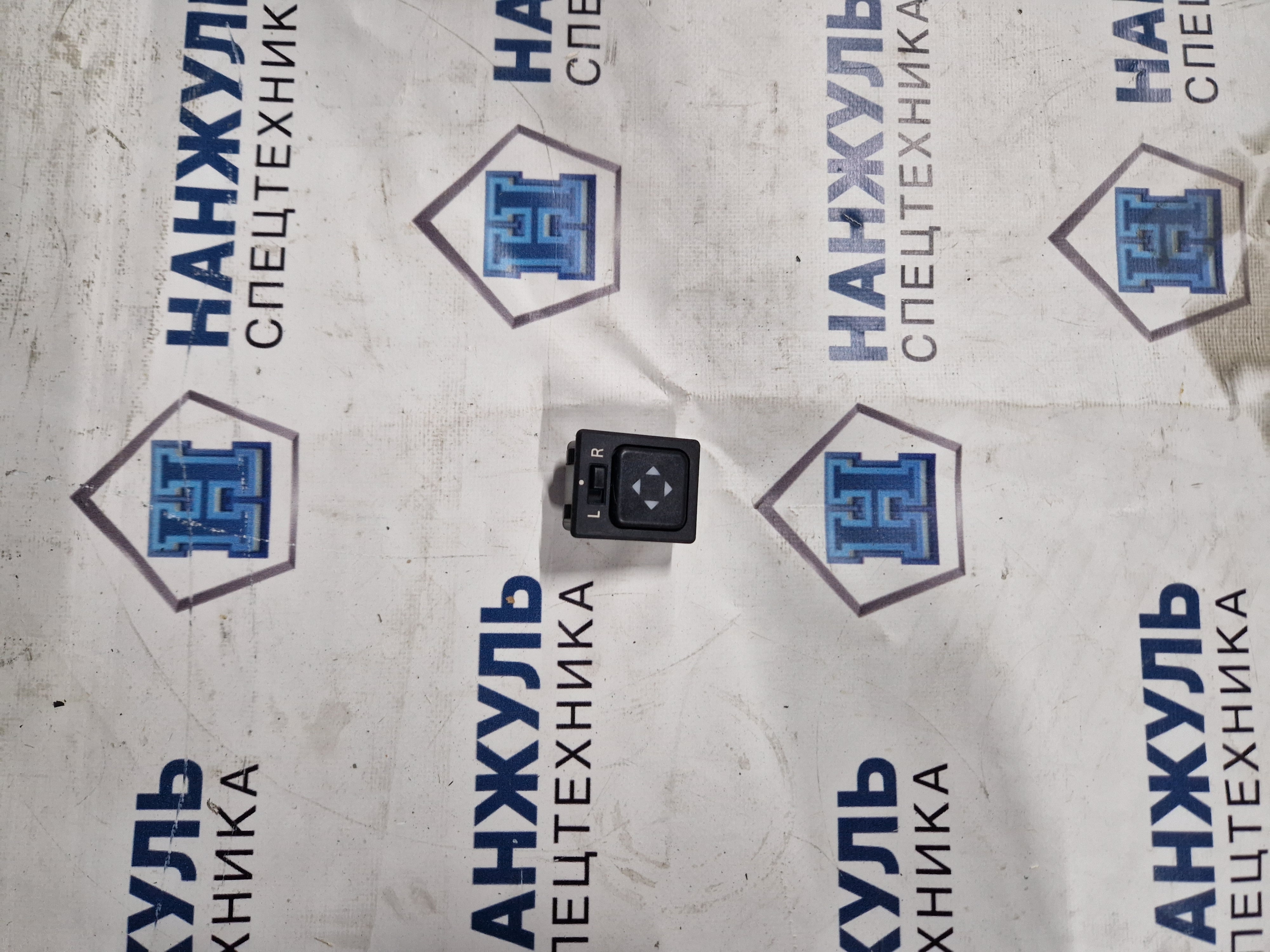 Кнопка регулировки зеркал XCT25