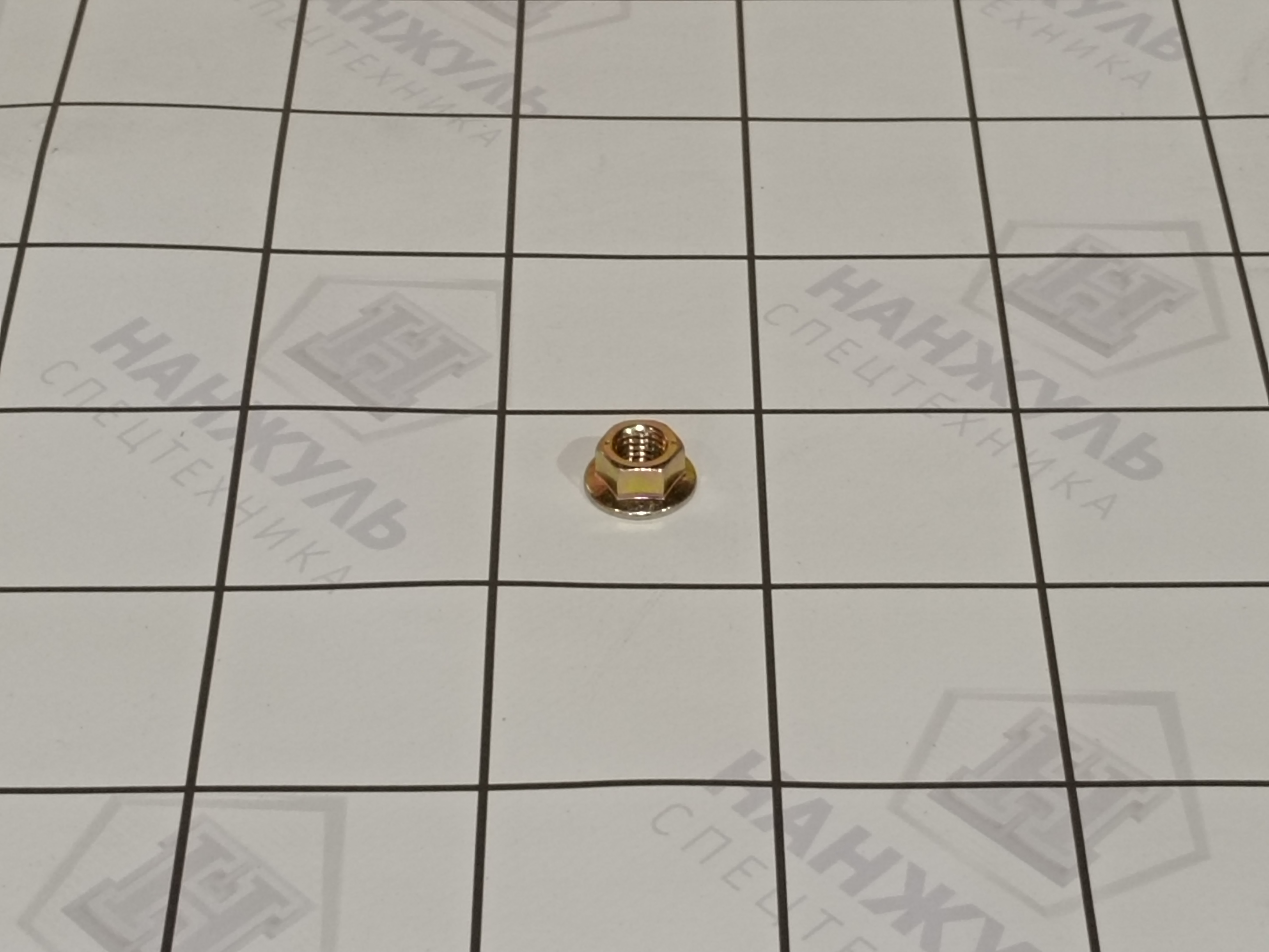 Гайка крепления стартера WD10 (QD)