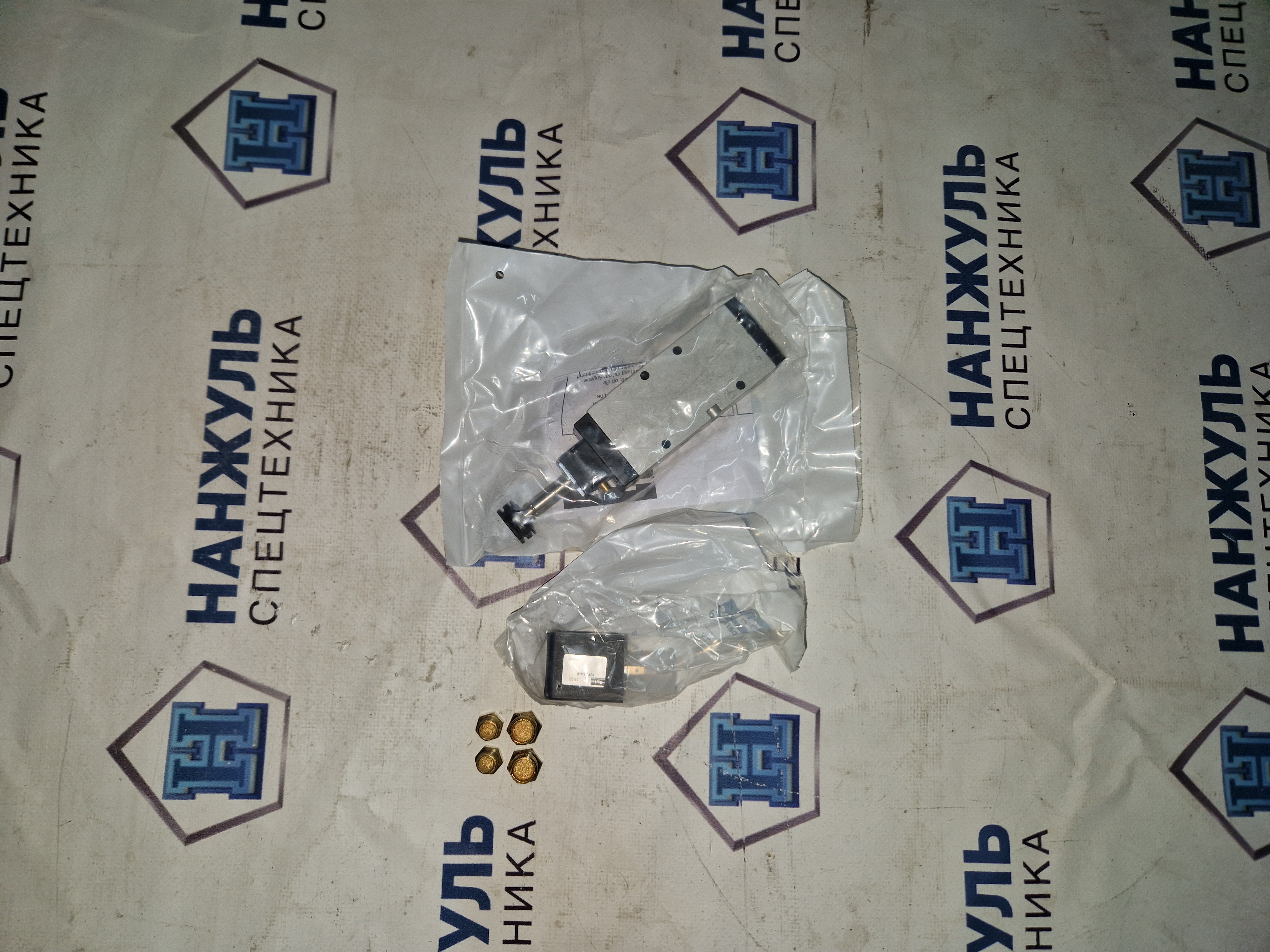 Пневмораспределитель XCT25L4_SR