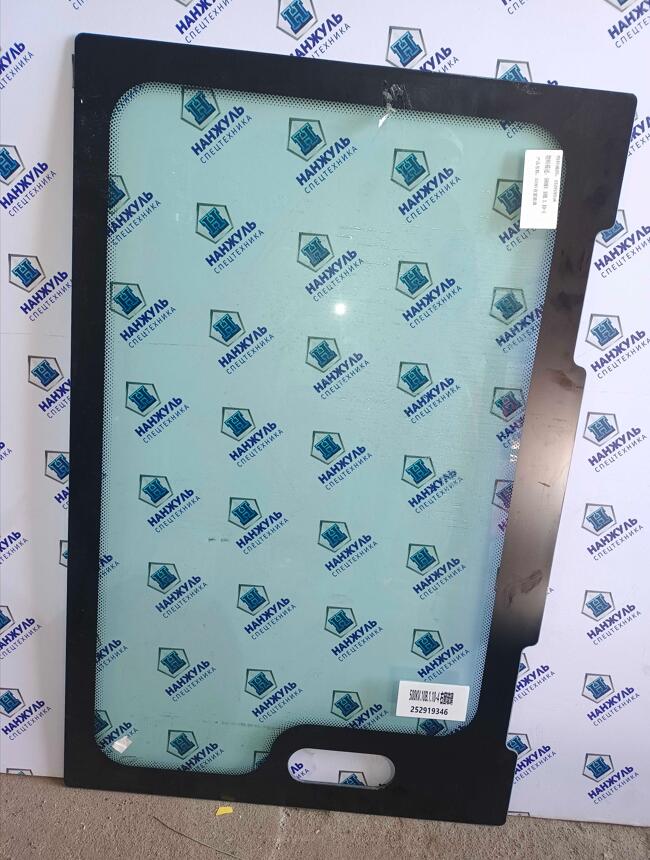 Стекло форточки (двери) правое LW330RU