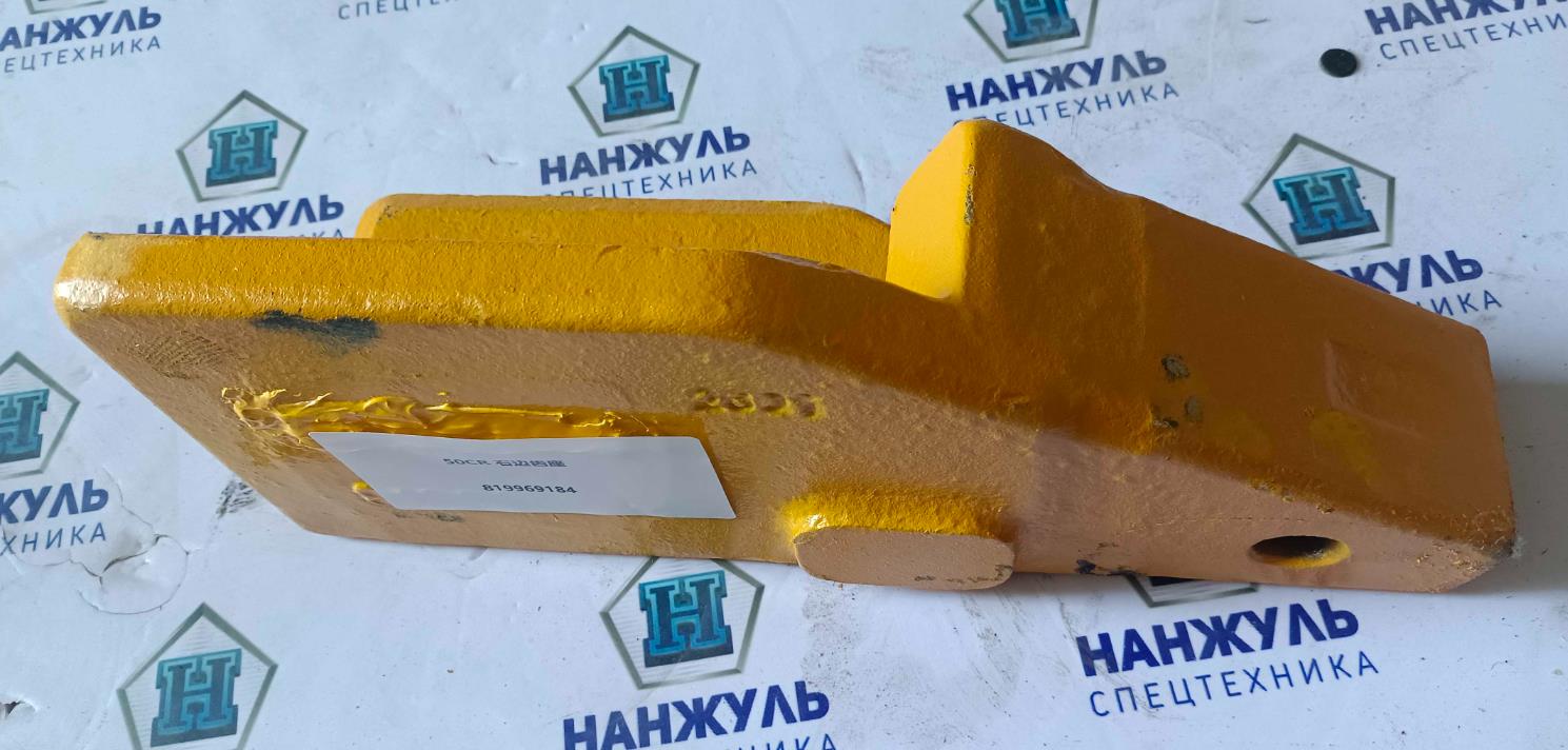 Адаптер коронки ковша боковой (правый) 50CR 700K