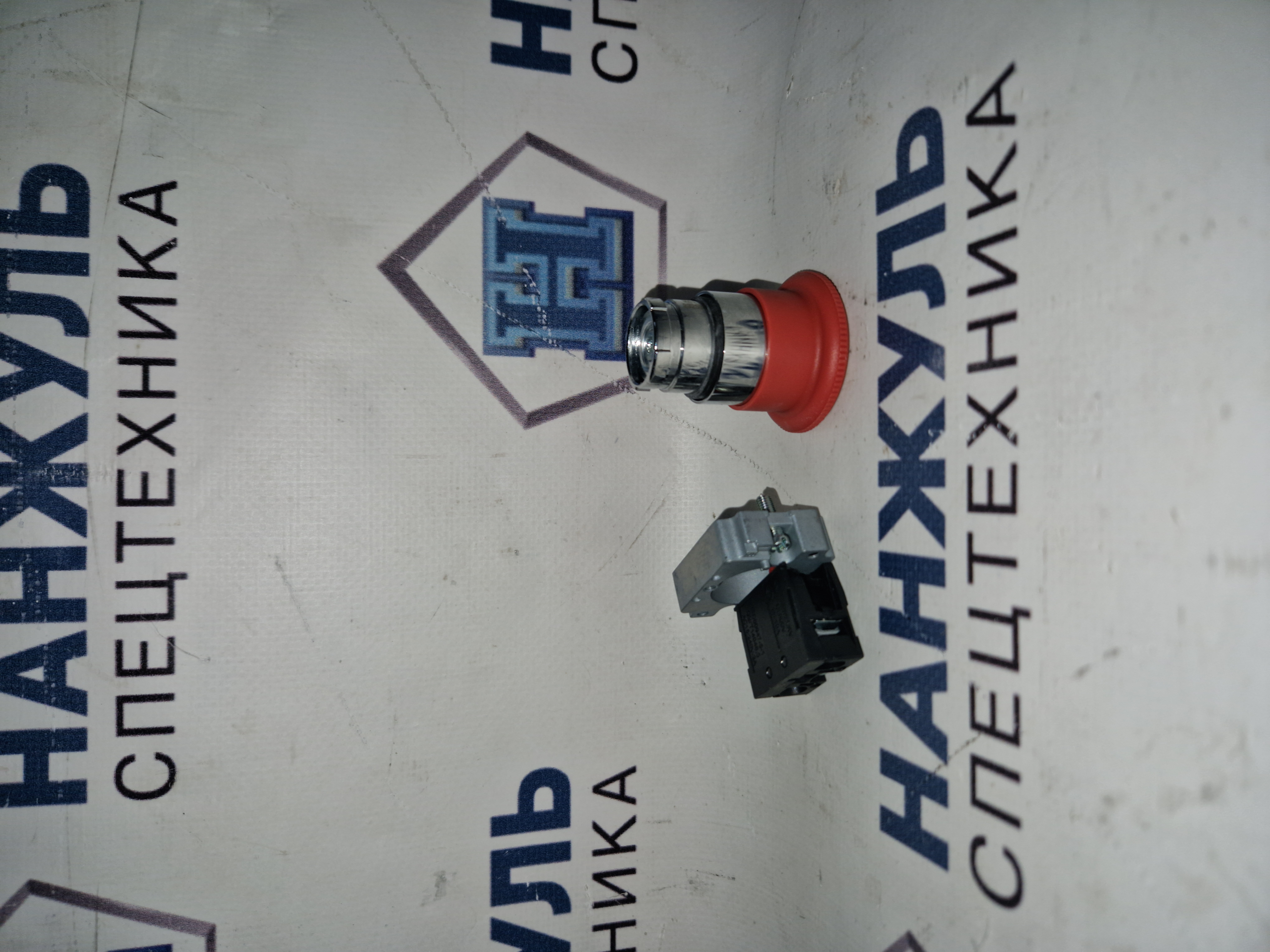 Кнопка аварийной остановки в сборе XMR403