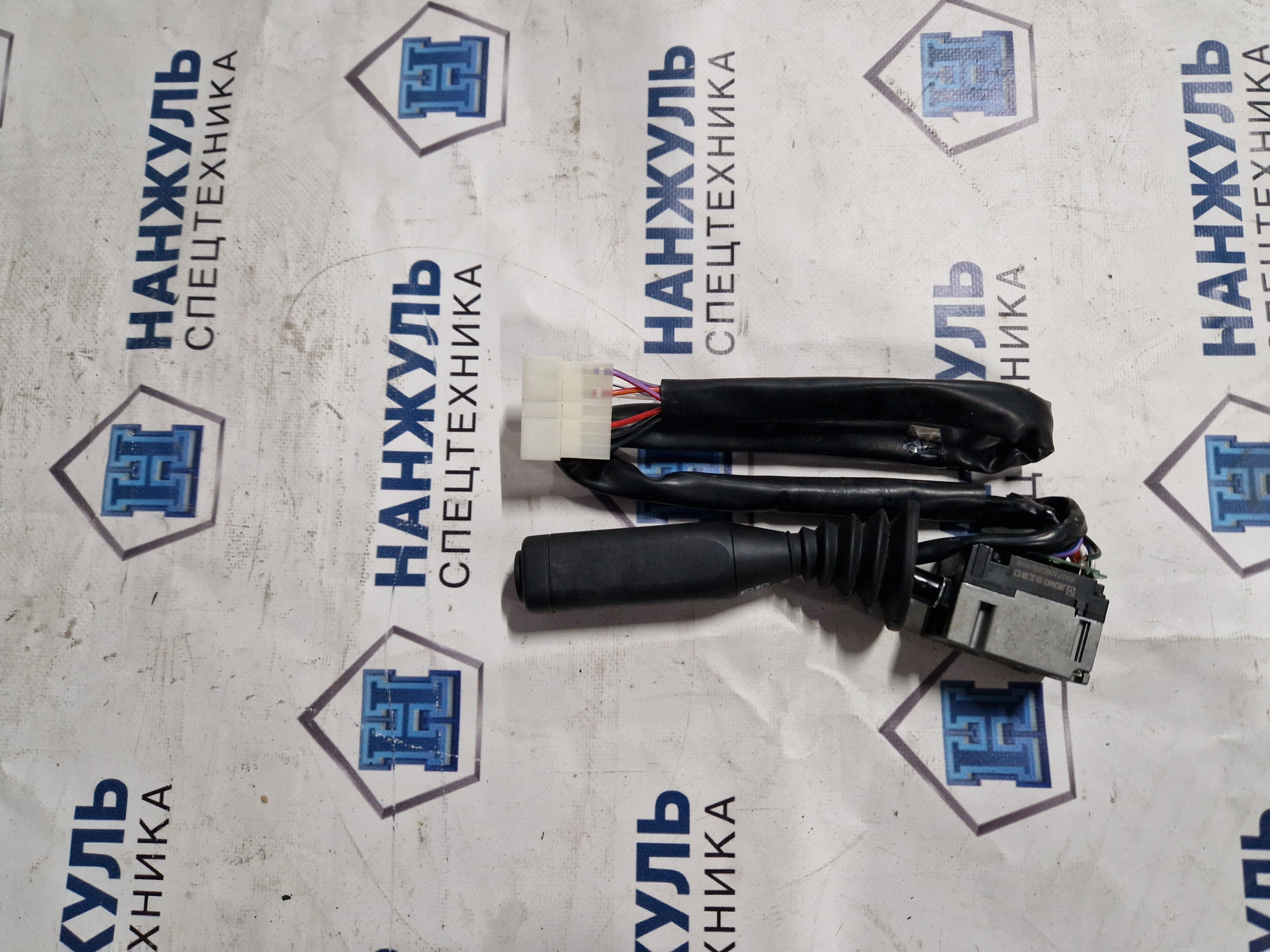 Переключатель подрулевой (левый) в сборе XCT25