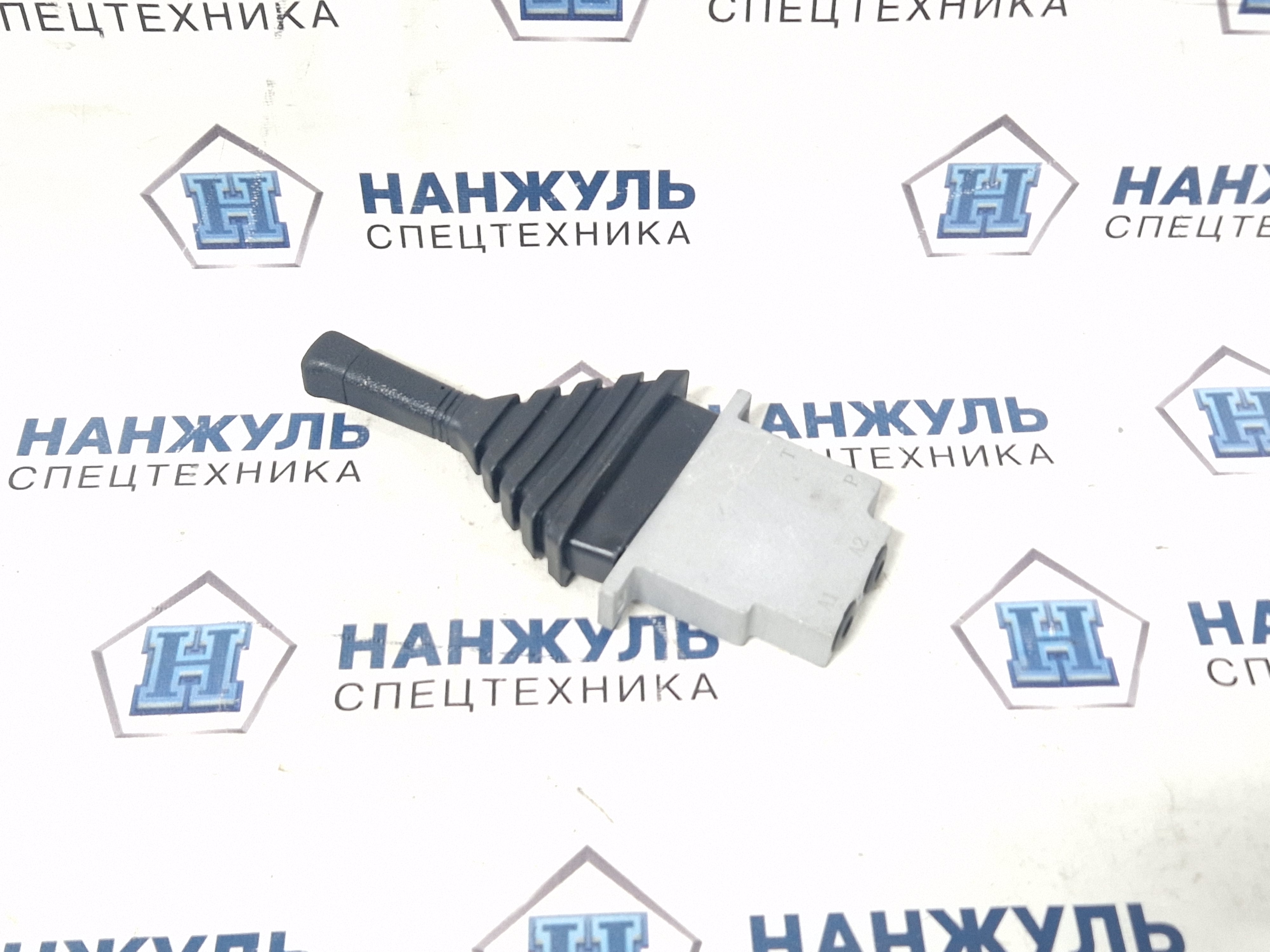 Джойстик управления отвалом XE210W