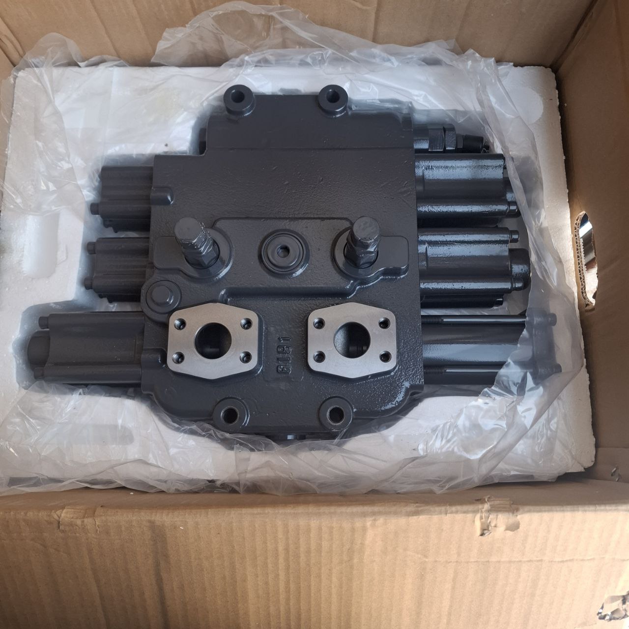 Распределитель 3-х секционный YGDF-32III-00B(X) LW550RU