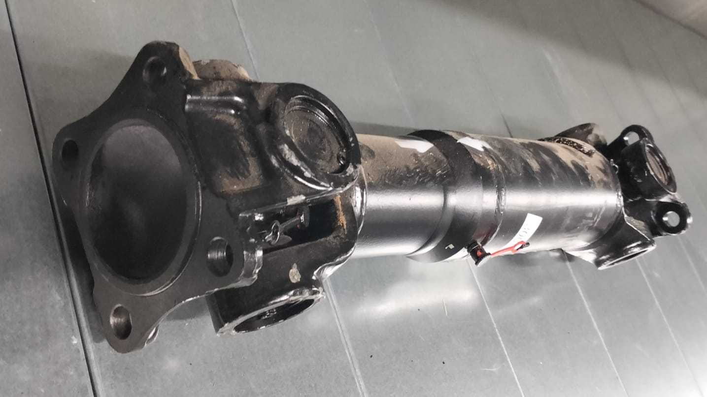 Карданный вал главный промежуточный 300KIV.3.3 L-480 мм LW330RU