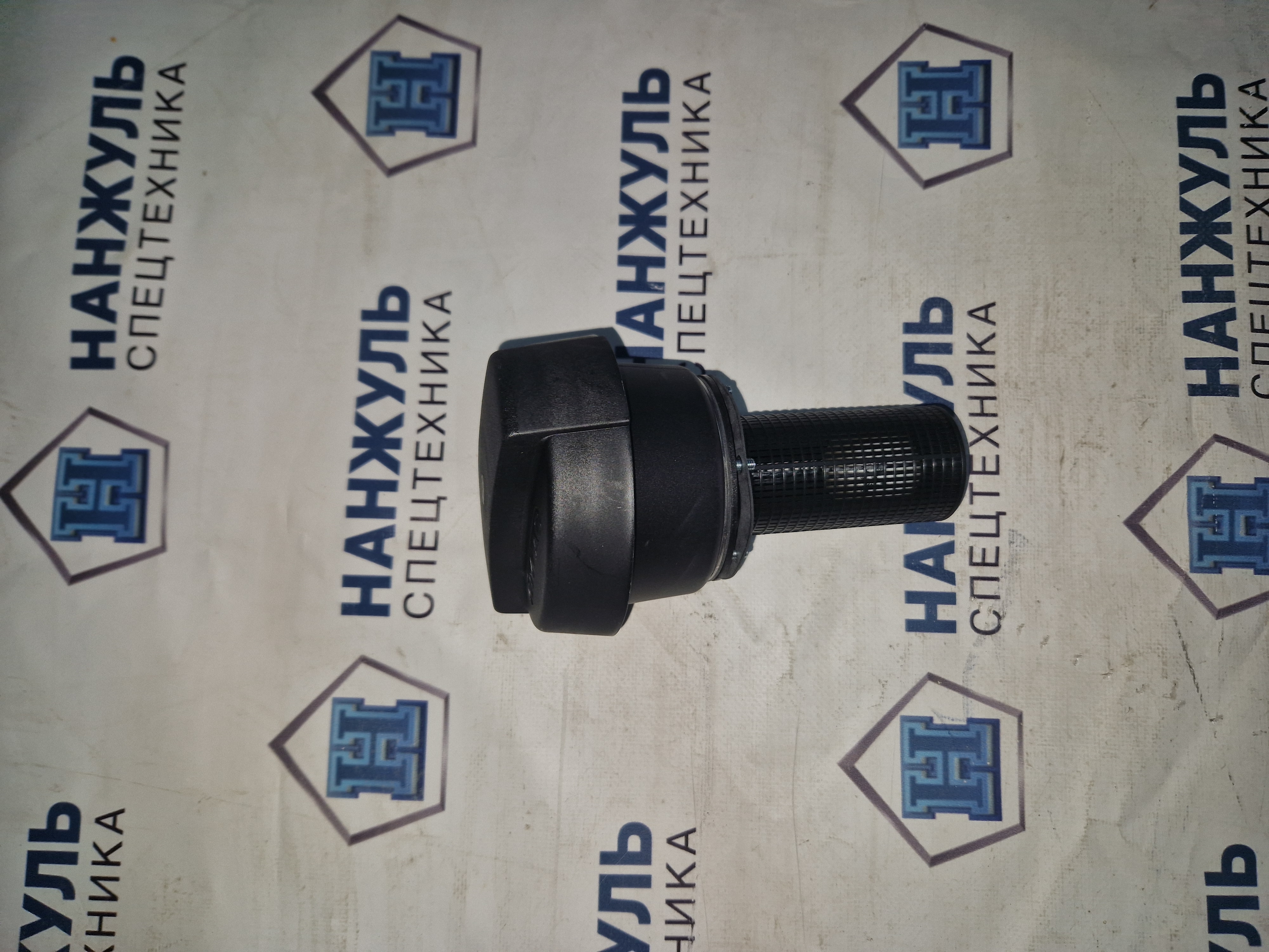 Фильтр гидробака LW700KN